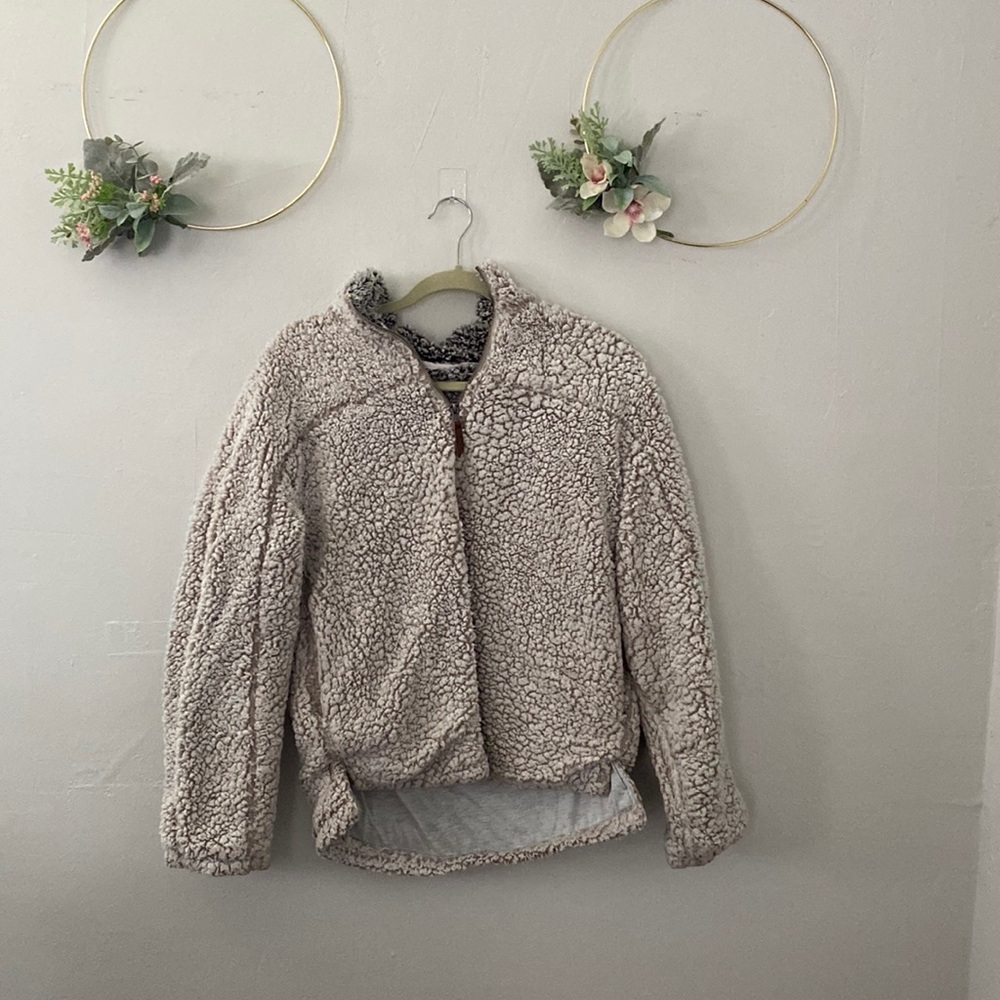 Thread and supple wubbly pullover